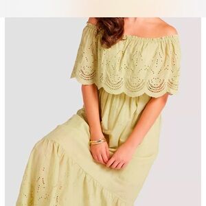 2XTREMZ Off-Shoulder green Eyelet Maxi Dress